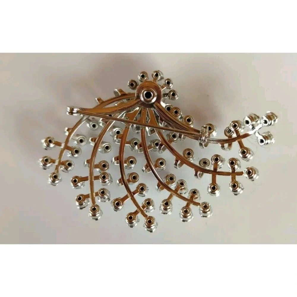 Vintage Gorgeous Costume‎ Jewelry Rhinestone Silver Tone Brooch Pin
